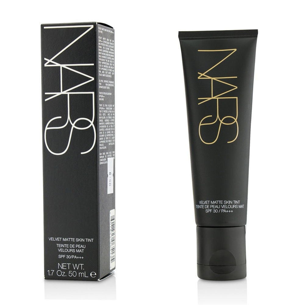 NARS Velvet Matte Skin Tint in Groenland